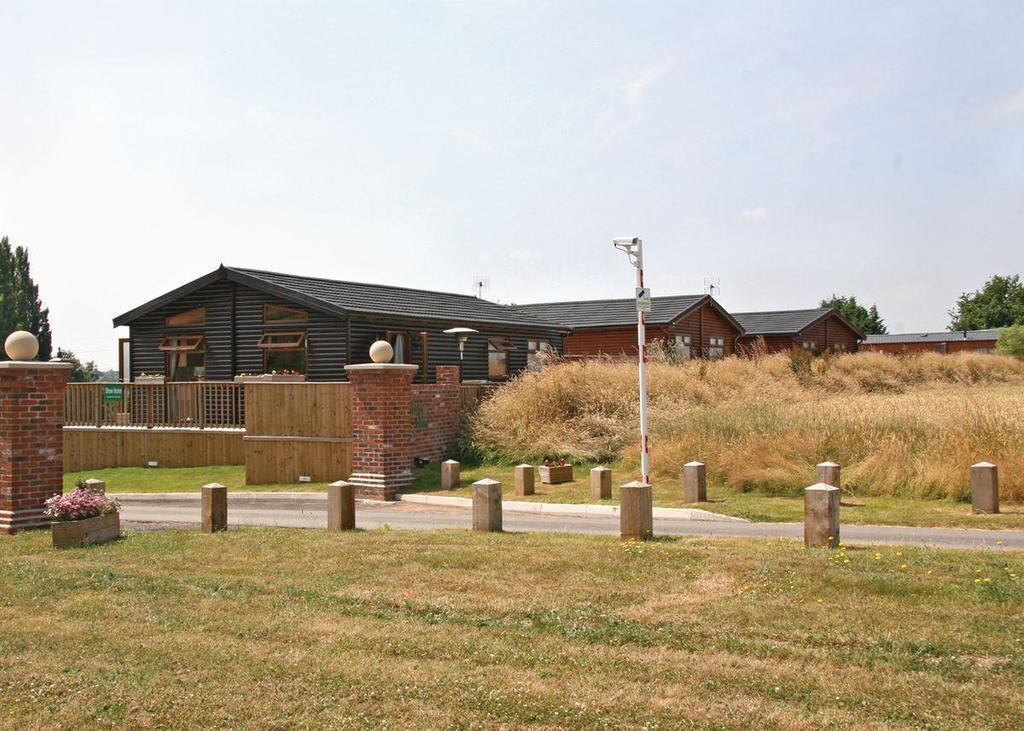 Weston Wood Lodges 墨尔本 外观 照片